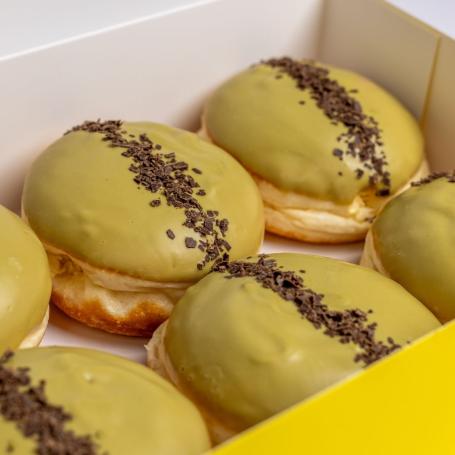 Walkers Doughnuts choc pistachio